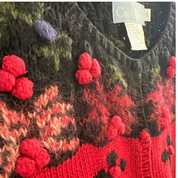 Vintage Hand Knit Embroidered Floral Cranberry Red Ribbed Waist Sweater Size S - Picture 2 of 5